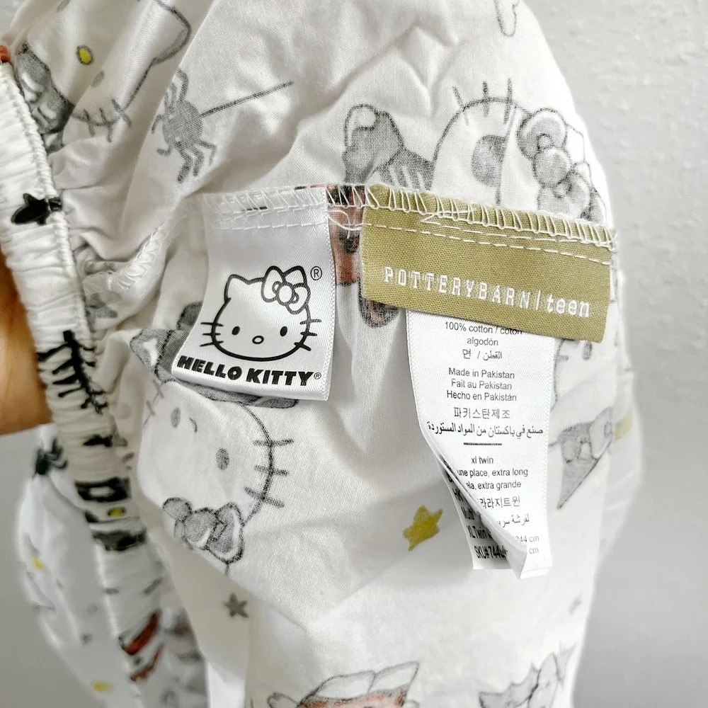 POTTERY BARN Hello Kitty Halloween Glow-in-the-Dark Fitted Sheet